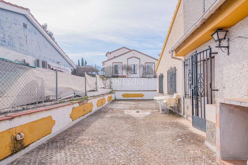 Foto 11dd9403-f655-4c72-9ba3-cc0b334d9bdd. Xalet amb aparcament piscina a Peligros