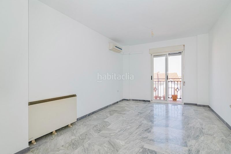 Foto 1b9cf232-8868-4af3-8fbe-ce32fadc1547. Pis amb calefacció aparcament a La Zubia Ciudad Zubia (La)