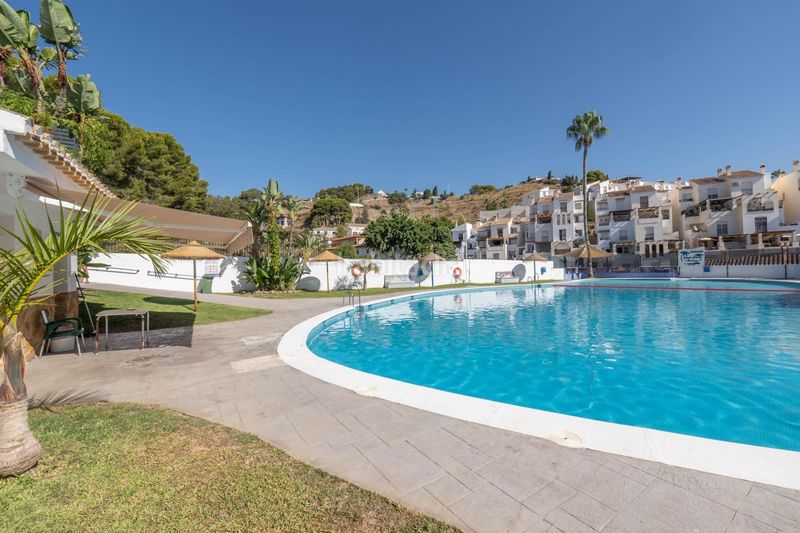 Foto 64de1f61-5f8a-42fb-887c-92e03a7e1578. Chalet avec parking piscine dans Velilla - Velilla Taramay Almuñécar