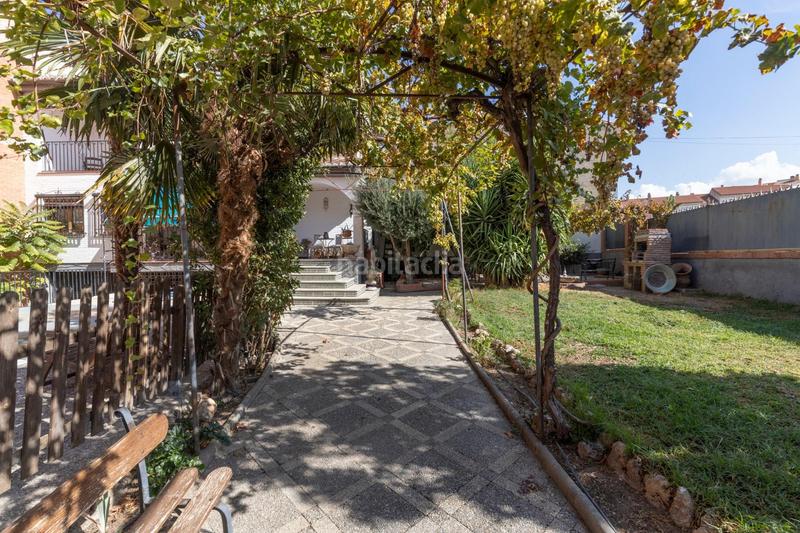 Foto f9a1aa4b-b4ac-43bd-a344-18eef4553a4a. Chalet con riscaldamento parcheggio in La Zubia Ciudad Zubia (La)