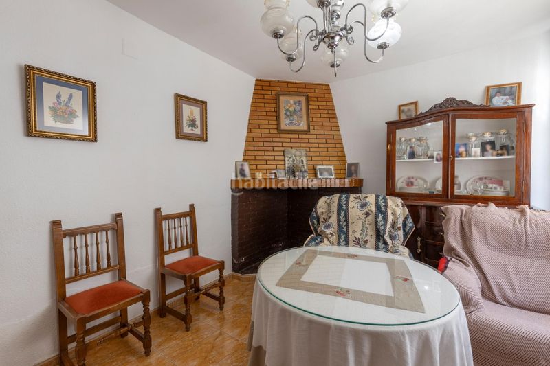 Foto 1476c9de-9a38-40d0-bf11-661ff322f976. Semi detached house with parking in Santa Adela - Parque Leyva Loro Atarfe