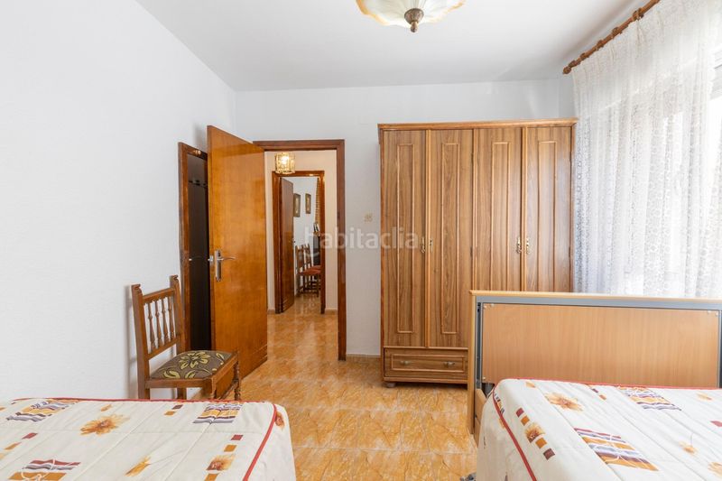 Foto 42cf08fa-980f-4877-8a65-023f41e7fe54. Semi detached house with parking in Santa Adela - Parque Leyva Loro Atarfe