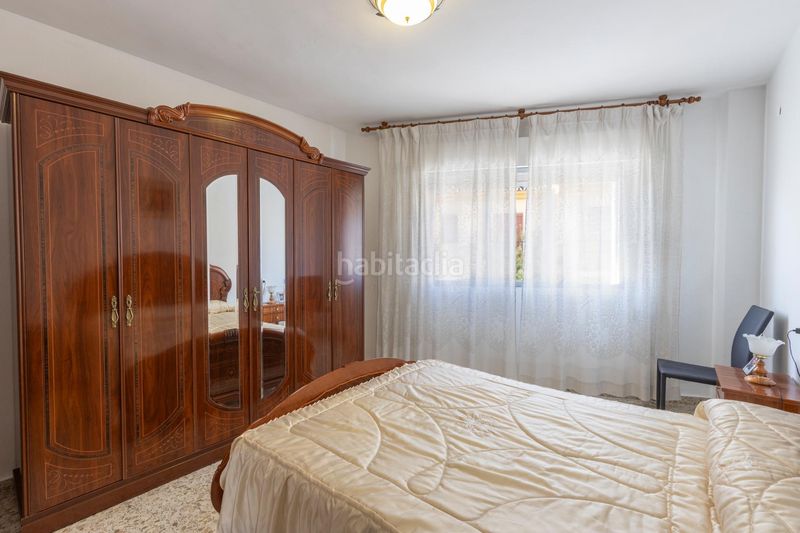 Foto d1db0949-94cb-4108-baaf-41aa67793601. Semi detached house with parking in Santa Adela - Parque Leyva Loro Atarfe