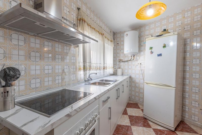 Foto d6a5bbe0-d208-4f53-b871-cc7258f50d6e. Semi detached house with parking in Santa Adela - Parque Leyva Loro Atarfe