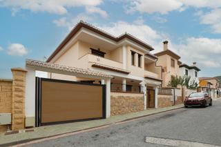 Chalet  Lanjaron. Un chalet que inspira grandeza