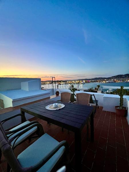 Foto 15df025f-ee09-4a2b-abe5-be42073a5395. Dúplex a carrer fosc 29 a Dalt Vila-La Marina Ibiza