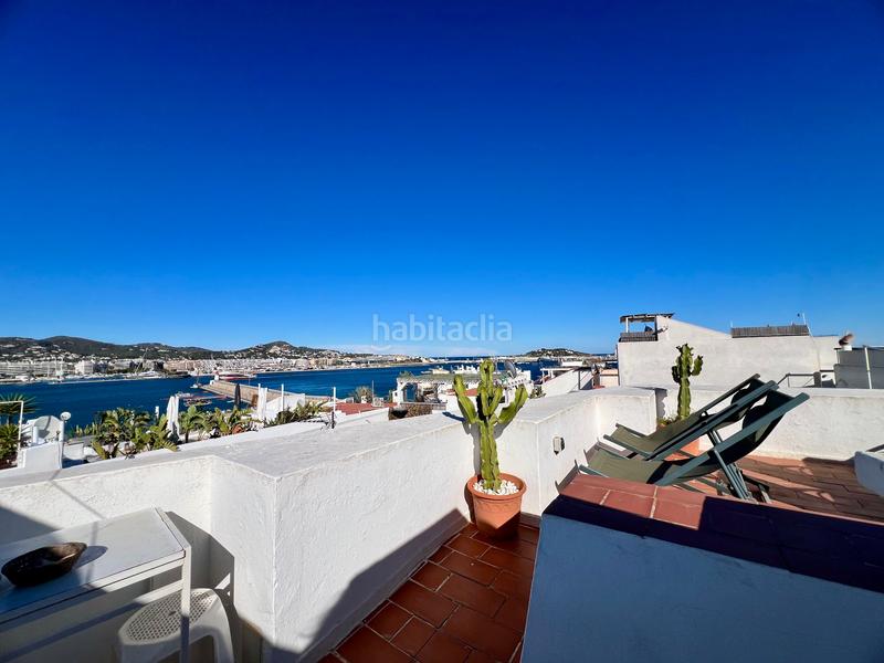 Foto 274f4c2e-1afa-4b94-9922-0b66be8d33b3. Dúplex a carrer fosc 29 a Dalt Vila-La Marina Ibiza