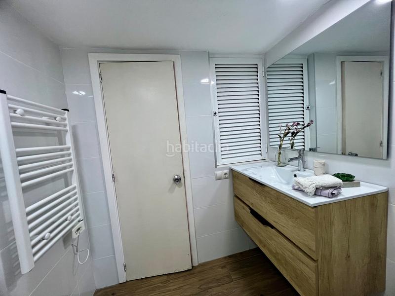 Foto 322abea5-ca1b-405c-98fb-c6dc9423f186. Dúplex a carrer fosc 29 a Dalt Vila-La Marina Ibiza