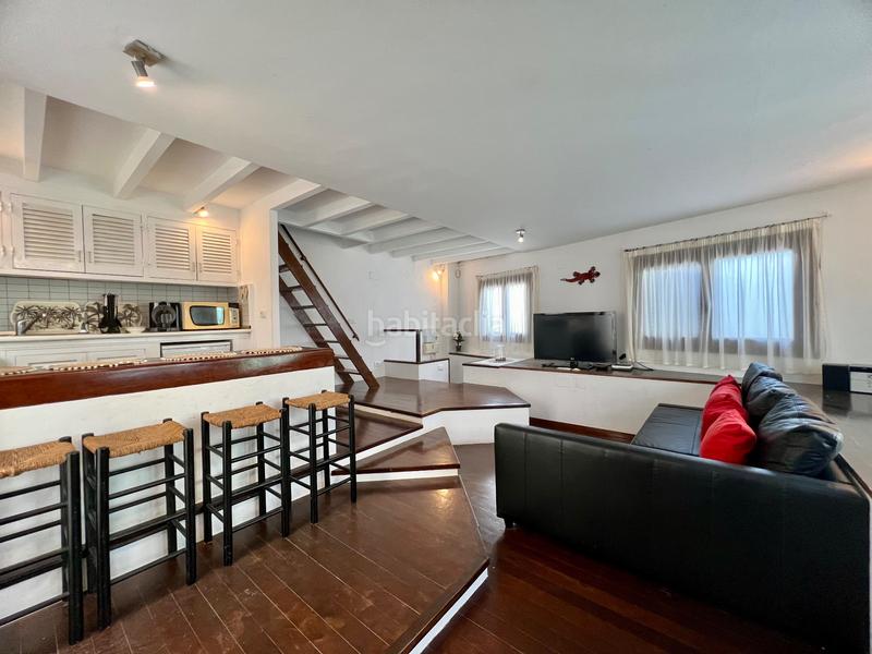 Foto b498532f-3dfb-439e-9250-28dd8c964e13. Dúplex a carrer fosc 29 a Dalt Vila-La Marina Ibiza