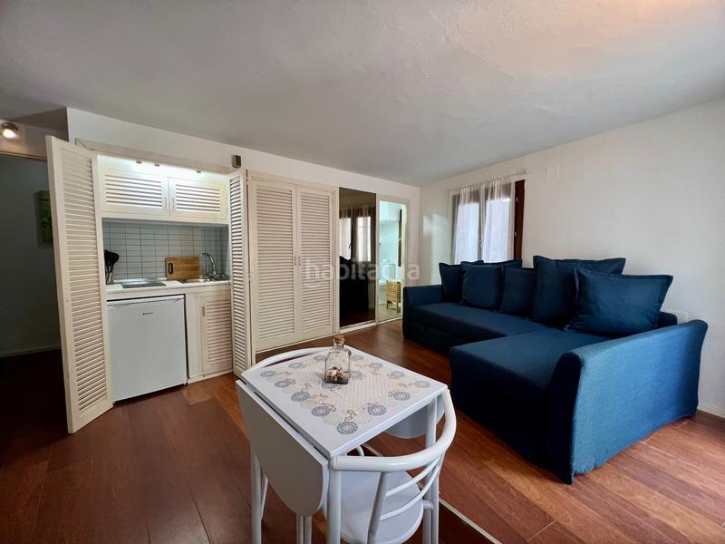 Foto ccfbae81-ce2f-44ea-a3fe-e1e2d364d799. Dúplex a carrer fosc 29 a Dalt Vila-La Marina Ibiza