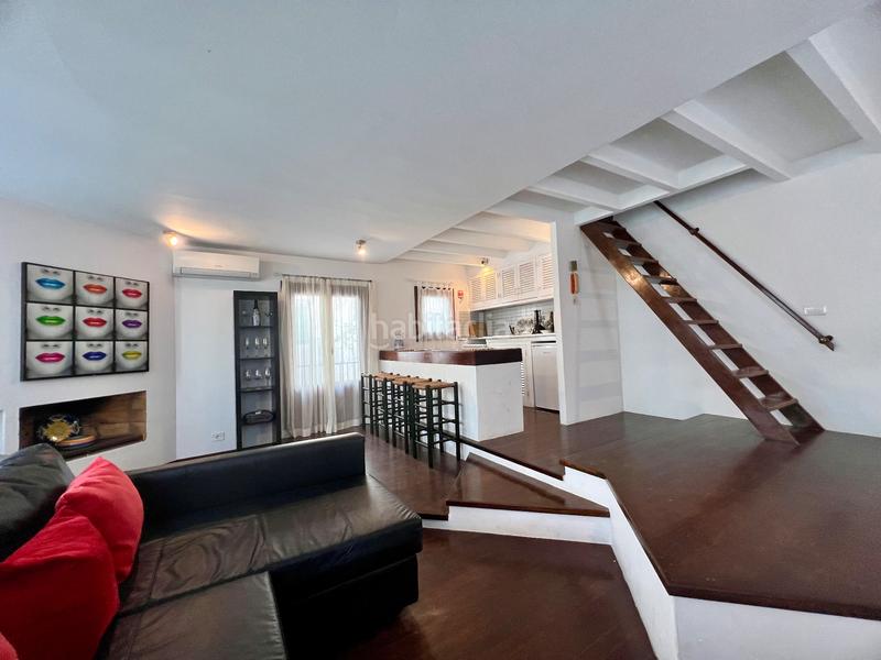 Foto fe2783b7-b6b0-4112-9588-2ed0a54ecfc4. Dúplex a carrer fosc 29 a Dalt Vila-La Marina Ibiza