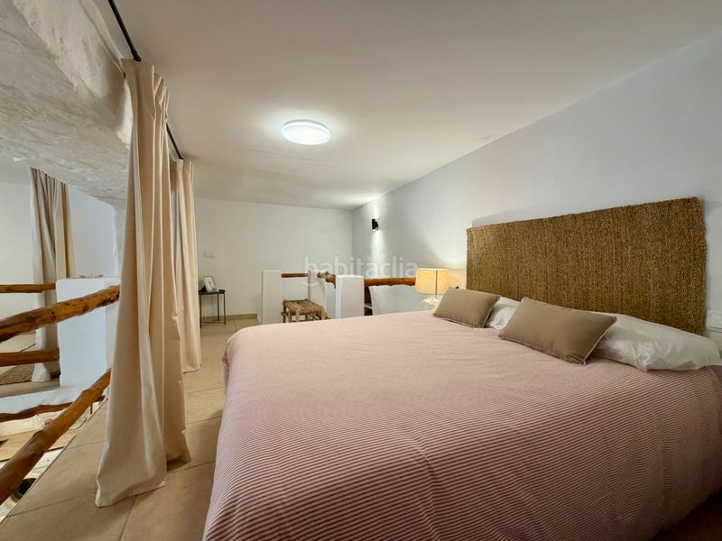 Foto f2ec5b64-2d85-44fe-94c9-4b9e97b790b4. Lloguer planta baixa amb calefacció a Dalt Vila-La Marina Ibiza