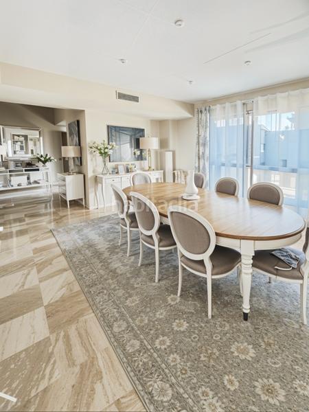 Foto 8bd892bf-91d1-434d-aae5-36791bea5f81. Xalet amb calefacció aparcament piscina a Los Satélites-Roza Martín Majadahonda