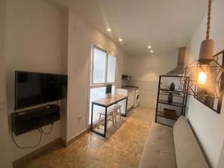 Rent Apartment  Carrer de vidal de blanes. Moderno estudio en alquiler temporal situado en el marinero barr