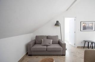 Rent Flat  Carrer de vidal de blanes. Lujoso y moderno apartamento( buhardilla ) en alquiler temporal