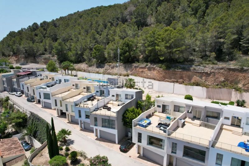 Foto e3437907-794b-453a-a645-d4e5f2148c7f. Casa adossada a partida oltamar 11g a Oltamar - Cucarres Calp