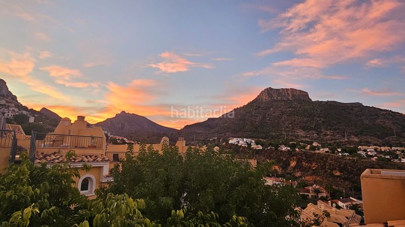 Foto e126e237-5ca0-4d36-84e5-f443cfc6a0ed. Casa adossada amb aparcament piscina a Maryvilla Calp