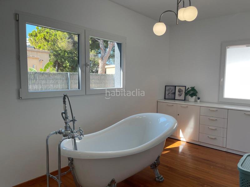 Foto ae0b7d07-ad63-47f5-b82a-b02e64d00471. Xalet amb xemeneia aparcament piscina a Marisol Park - Ortembach - Los Almendros Calp