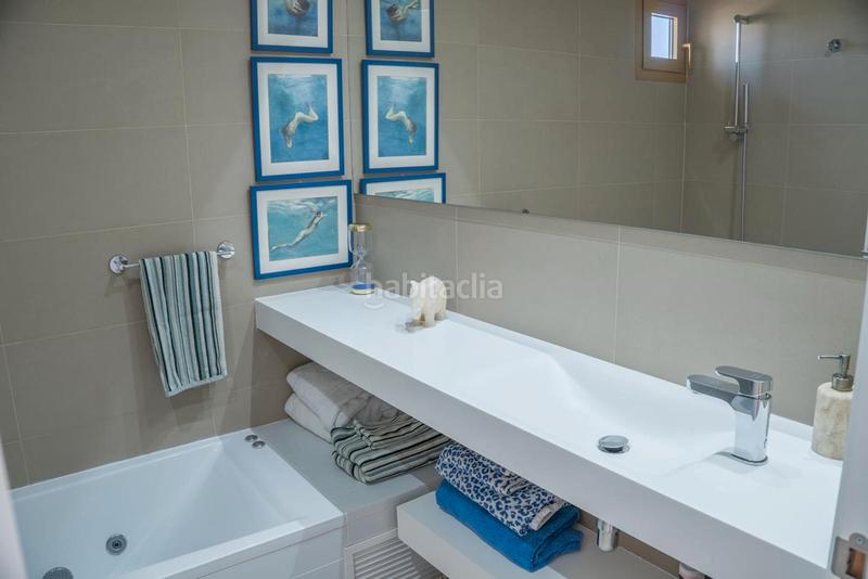 Foto d52e7a83-08c3-4849-a6c4-b5629a6e26ba. Appartement mit parking pool in Playa Poniente Benidorm