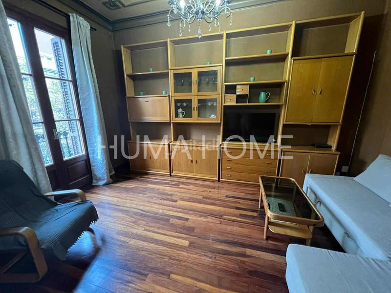 Foto fcebf7c7-7cb1-4cb2-b83d-1c42b200f7a1. Pis a Dreta de l´Eixample Barcelona