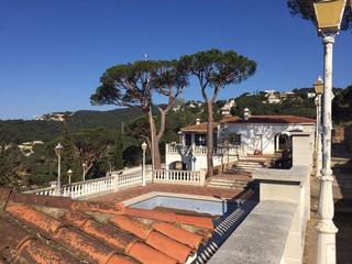 Chalet in Santa Maria de Llorell. Magnífica villa mediterránea en cala canyelles  lloret de mar