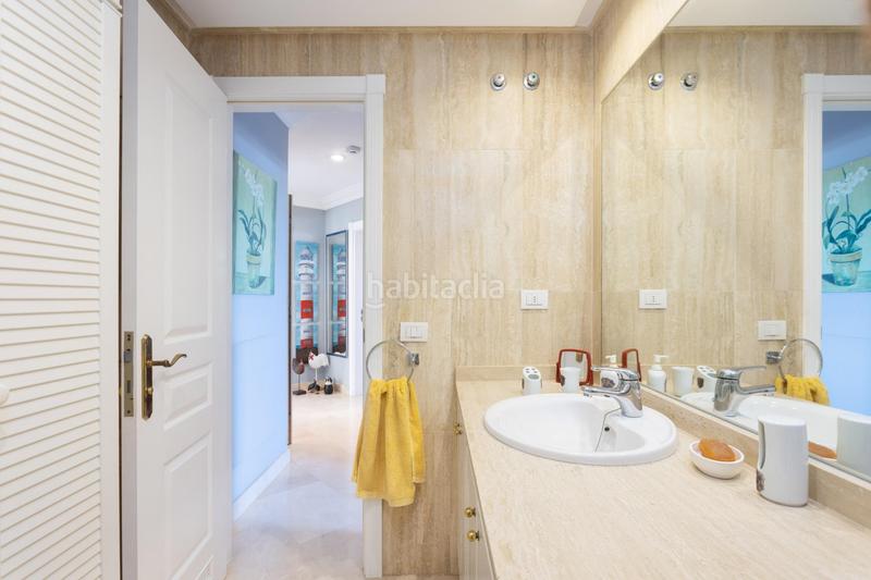 Foto 0f97e4c5-2e38-4322-b709-ef42d1676f9b. Apartamento en avenida av. de bruselas vivir cómodamente con vistas al mar en Adeje