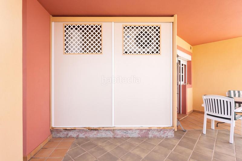 Foto c984a470-ca2d-41db-8e34-85a4503ffcba. Apartamento en avenida av. de bruselas vivir cómodamente con vistas al mar en Adeje