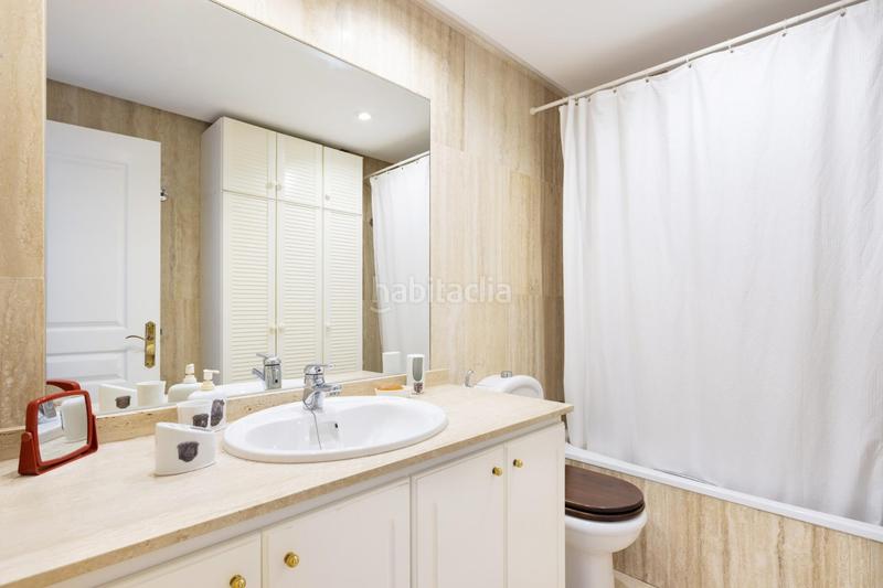 Foto cc2b7a44-ddd6-4ca2-b2d6-f21ead174c85. Apartamento en avenida av. de bruselas vivir cómodamente con vistas al mar en Adeje