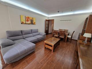 Location Appartement  Calle los cuartos. Amplio piso muy bien ubicado