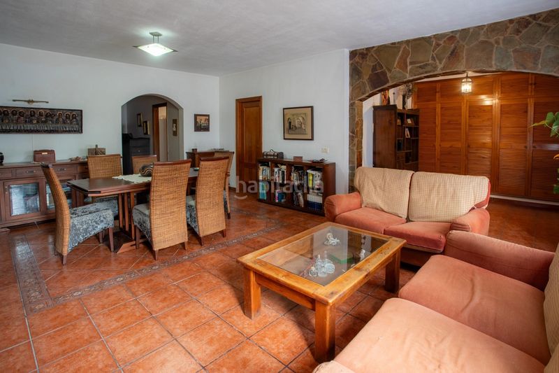 Foto 4e6c7d6f-0305-4158-b87d-223e8fb9ef66. Casa aparellada amb aparcament a Sauzal (El)