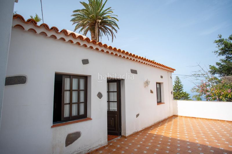 Foto 52783af3-b171-4246-93a0-893276fca632. Casa aparellada amb aparcament a Sauzal (El)