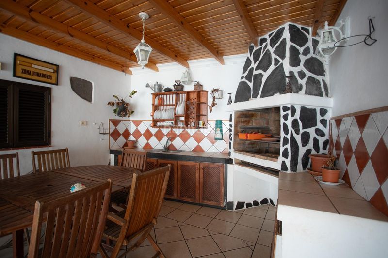 Foto 70b0adbe-1716-4061-93f9-2b3e7367f81c. Casa aparellada amb aparcament a Sauzal (El)