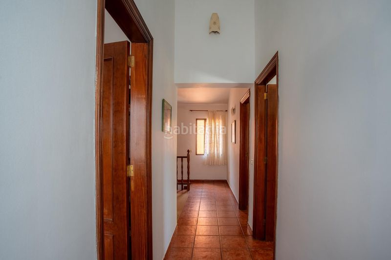Foto 76568238-8136-4ae5-aa6d-320c3952ab10. Casa aparellada amb aparcament a Sauzal (El)