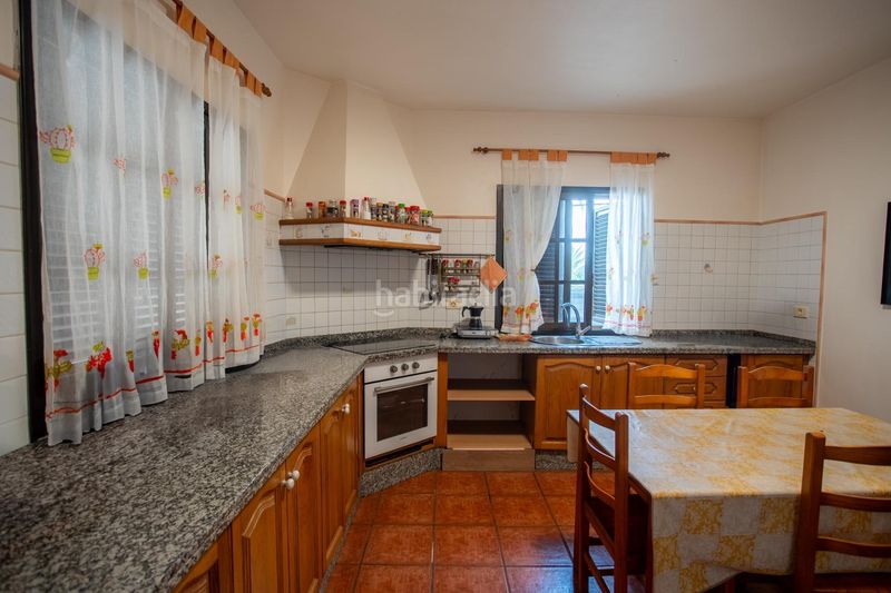 Foto 92b58728-d5e2-42ba-b714-0cc9b67d419d. Casa aparellada amb aparcament a Sauzal (El)