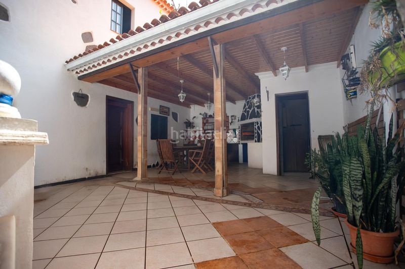 Foto 99293aa6-fd21-495e-91d1-94be27e1f0b4. Casa aparellada amb aparcament a Sauzal (El)