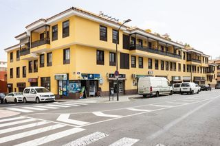 Pis  Calle pérez zamora. Amplio piso en el centro del puerto de la cruz  285.000