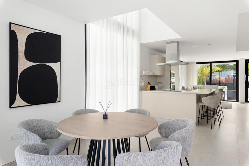 Foto 4c6d287d-0494-49d7-ac8c-24e30130fbda. Casa aparellada amb aparcament piscina a La Quinta Santa Úrsula