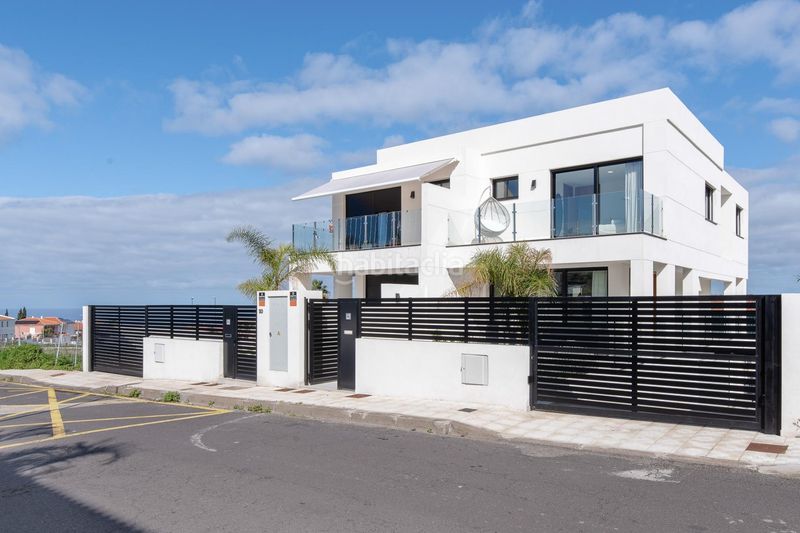 Foto 57a95aeb-43c6-4673-ab10-f1fc33ad1740. Casa aparellada amb aparcament piscina a La Quinta Santa Úrsula