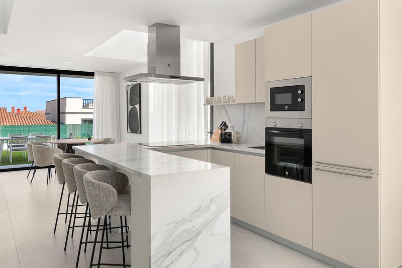 Foto aa5f6737-ddab-4bfe-ac3d-2043346ad4b3. Casa aparellada amb aparcament piscina a La Quinta Santa Úrsula