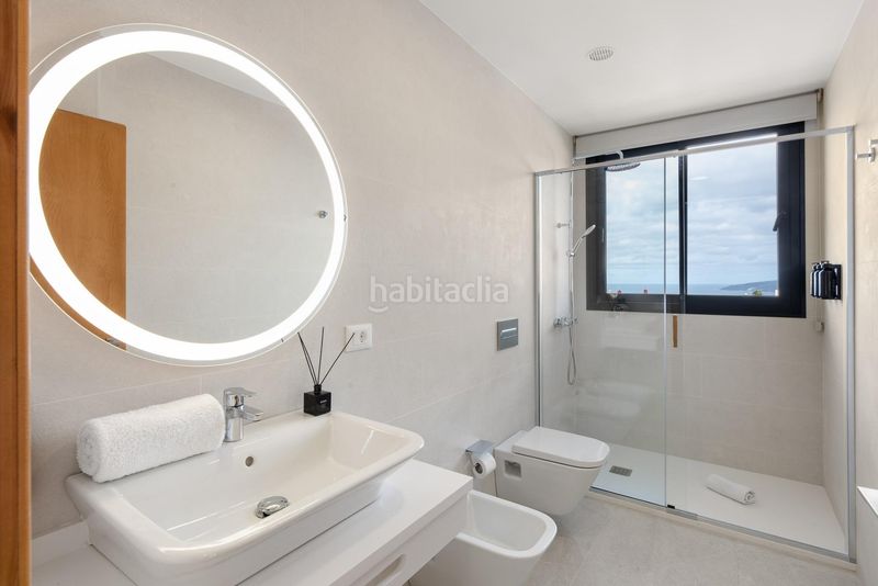 Foto f56aa6ff-23fb-4c78-b1cb-80818f91cdf3. Casa aparellada amb aparcament piscina a La Quinta Santa Úrsula