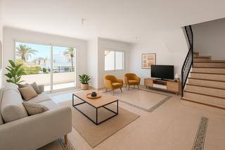 Reihenhaus in Calle manuel de falla 76. Chalet adosado en venta en villamartín, calle manuel de falla, 7