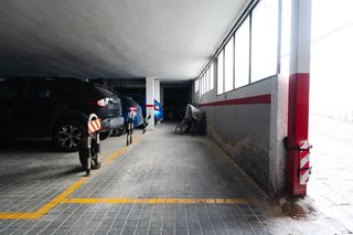 Aparcament cotxe  Calle del espinar. Gran plaza de garaje doble en vista alegre, carabanchel  coche y
