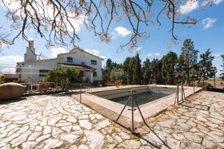Masia  Carranque. Gran finca privada con villa de 3 plantas y enorme potencial