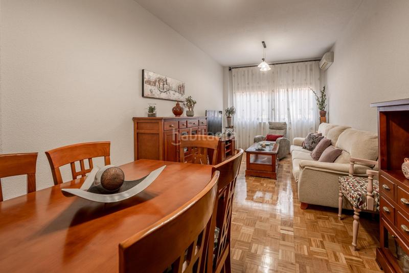 Foto d2d07692-ef31-48e7-a579-ceb5aadf96bf. Flat with heating parking in Buena Vista Madrid