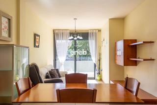 Etagenwohnung  Hernan cortes. Piso 2 hab. con balcón, parking y trastero.