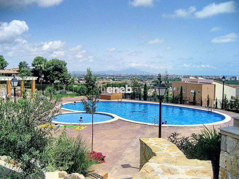 Foto 97bf3143-dcbc-4f90-93c6-55000cc92ffa. Casa adossada amb calefacció aparcament piscina a Peñíscola