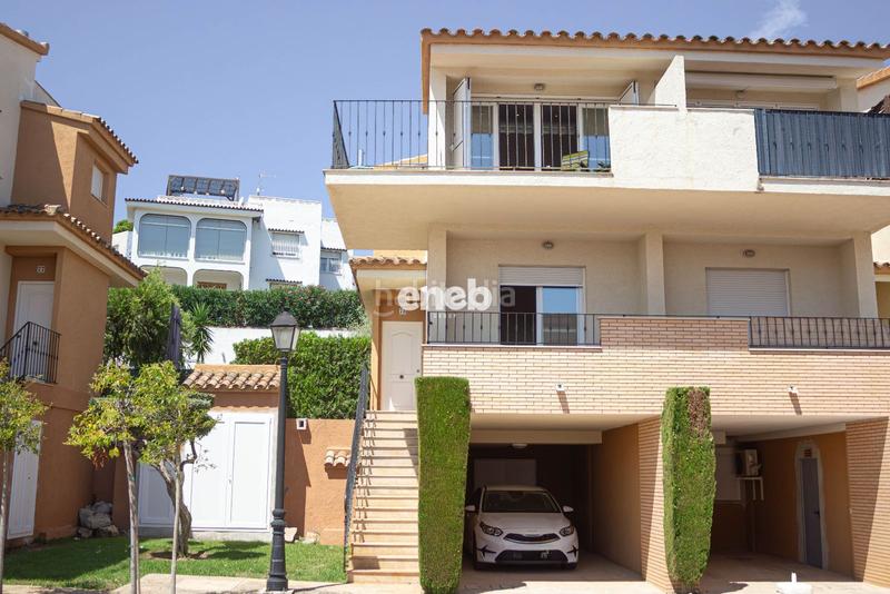 Foto e02d702a-b464-4c43-9e38-1a3a117ca16c. Casa adossada amb calefacció aparcament piscina a Peñíscola