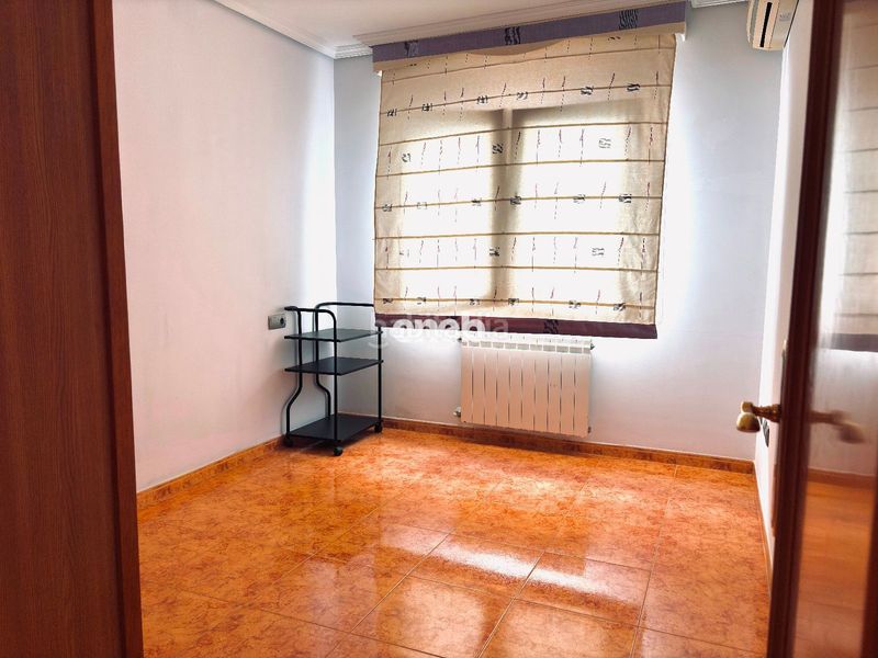 Foto a3099ff7-af63-4592-ae83-8a6a48d6c9ec. Casa adossada amb calefacció aparcament a Papa Luna - Platja del Gurugú Benicarló