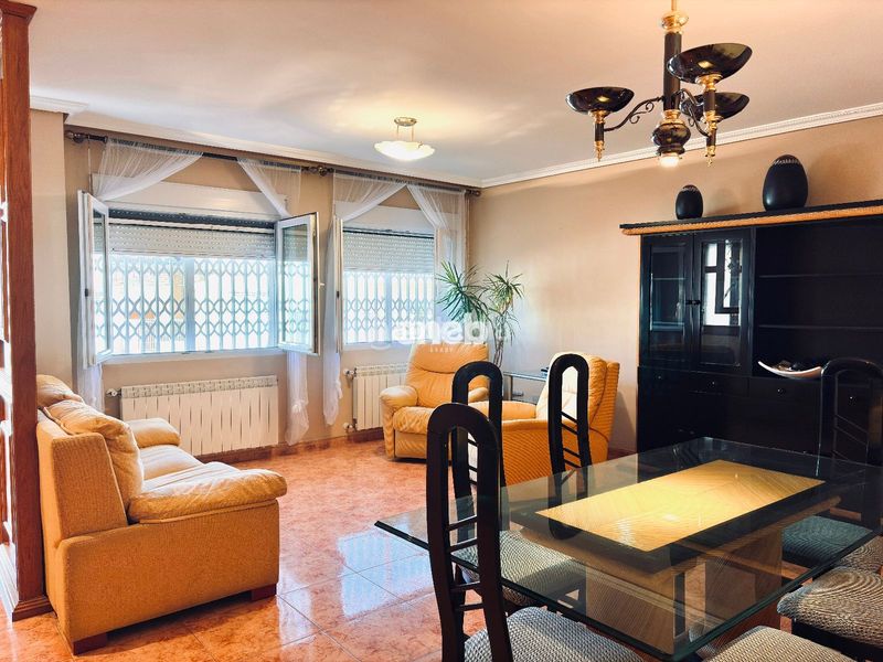 Foto ba583472-f301-4476-875a-c26beab50ba3. Casa adossada amb calefacció aparcament a Papa Luna - Platja del Gurugú Benicarló