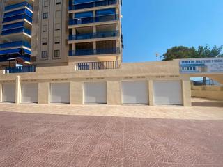 Local Comercial en Avenida ferrandis salvador 1. Venta de trasteros y cocheras en  primera lnea de playa.